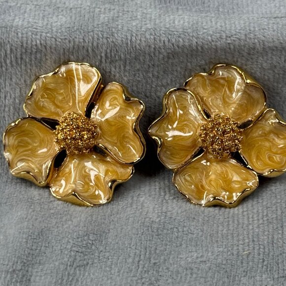 Gold-Tone Enamel Flower Clip-On Earrings Textured Centers Vintage Chunky Retro - Picture 12 of 16